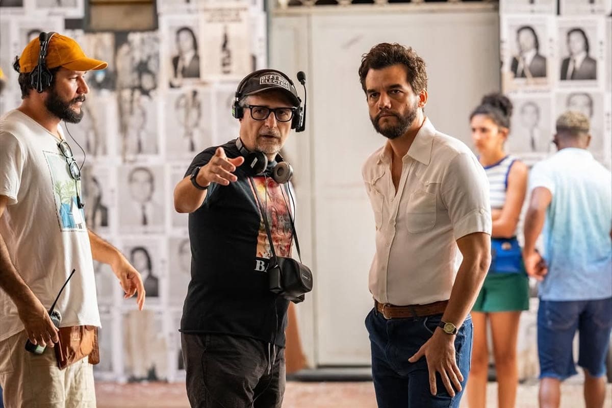 Kleber Mendonça Filho and Wagner Moura on the set of The Secret Agent