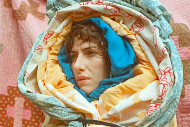 Aldous Harding, Warm Chris